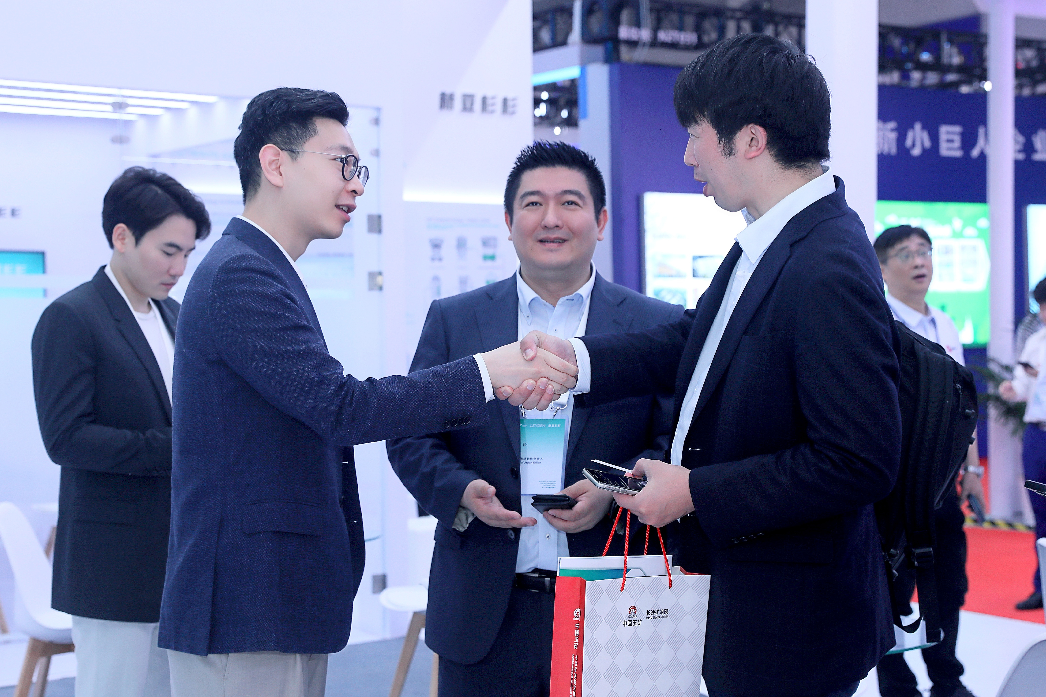 新亞制程：新亞杉杉CIBF2024電池展載譽(yù)收官，創(chuàng)下一代電池新篇章